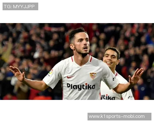 拉拉维亚称赞范德比尔特防守表现为球队奠定坚实基础